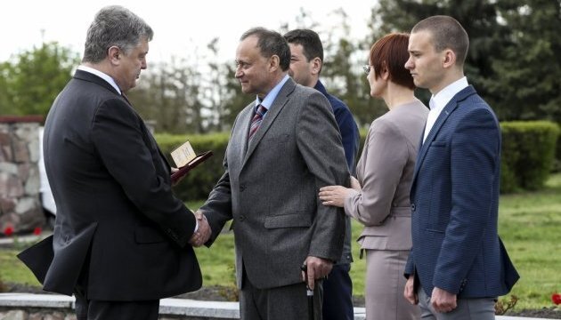 Ananenko receiving order in 2018